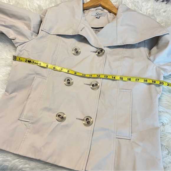 Izzy Cream Colored Double Breasted Jacket Peacoat Woman’s size Large Raincoat - Picture 5 of 13